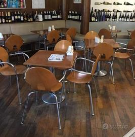 Tavoli e sedie bar