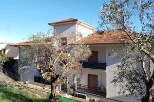 3 LOCALI A MENDICINO