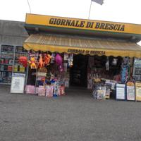 Edicola storica su strada forte passaggio