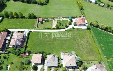 Lotto edificabile ai piedi dei colli