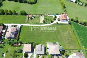 Lotto edificabile ai piedi dei colli