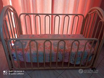 culla con ruote in ferro laccato con materasso nuo