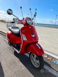 Vespa Piaggio GTS 250 (2006)
