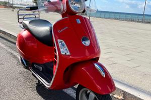 Vespa Piaggio GTS 250 (2006)