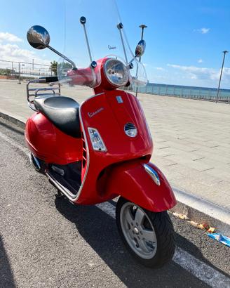 Vespa Piaggio GTS 250 (2006)