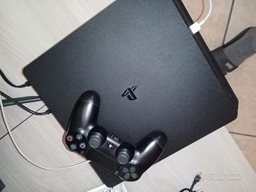 PlayStation 4 slim 