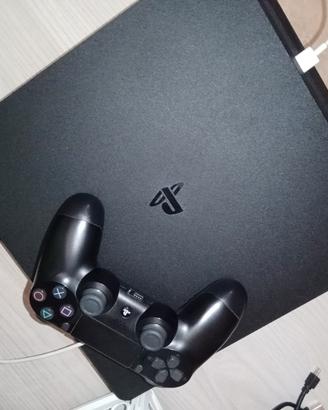 PlayStation 4 slim 