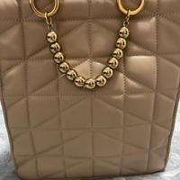 Borsa.  Zara , nuova