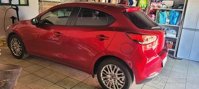 Auto Mazda 2