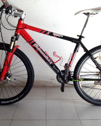 MOUNTAIN BIKE DIAMONDBACK