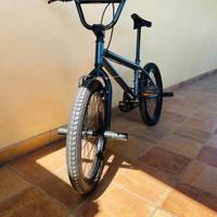 BICICLETTA BMX