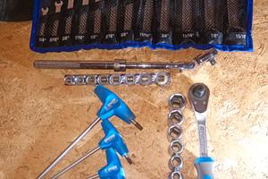 Set cricchetti e chiavi a bussola