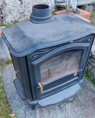 Stufa a legna EFEL modello “Stmphony 1” da 10 kW