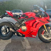Ducati Panigale v4s full 1800 km