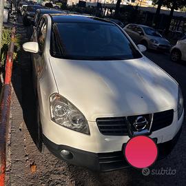 Nissan Qashqai turbina nuova + motore buone cond.