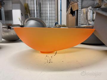 Lavabo da appoggio ovale in resina arancione