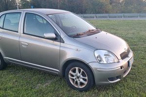 Toyota Yaris 1.3 benzina