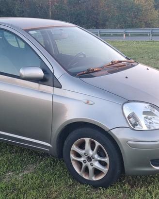 Toyota Yaris 1.3 benzina