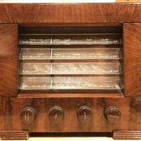 RADIO HIS MASTERS VOICE HMV1121  PHILIPS BACHELITE