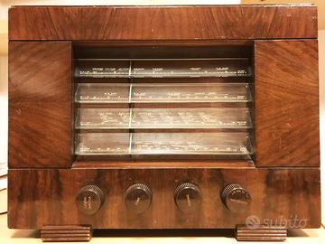 RADIO HIS MASTERS VOICE HMV1121  PHILIPS BACHELITE