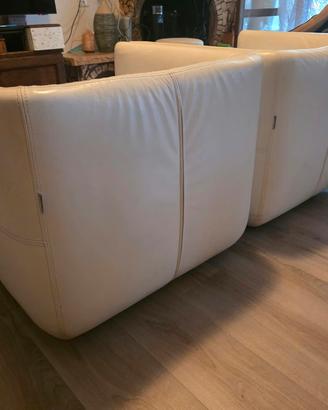 due poltrone bianche 