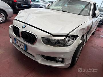 Bmw 116d 2017 5p. Urban incidentata /MARCIANTE!