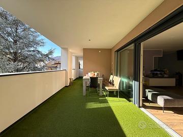 Quadrilocale con terrazza e garage, laives