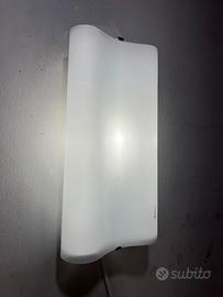 Lampada parete vetro bianco ondulato