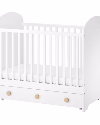 Lettino IKEA bianco con materasso e accessori