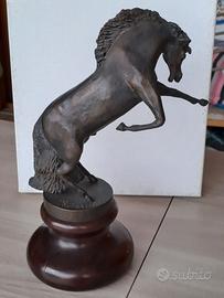 Cavallo in bronzo splendida statua Vintage firmata
