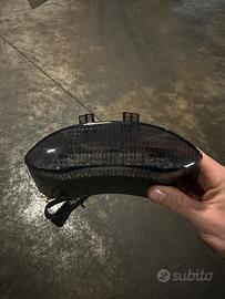 Faro posteriore triumph speed triple 1050
