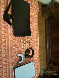 Play 5 , cuffie e monitor MSI curvo