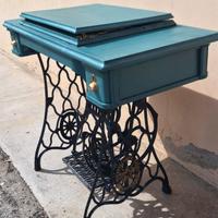 Macchina SINGER riadattata a tavolo da make-up