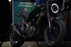 Husqvarna svartpilen 401