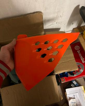 KTM fianchetto laterale