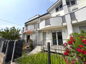 CAVANELLA D'ADIGE - CASA A SCHIERA CON GIARDINO E