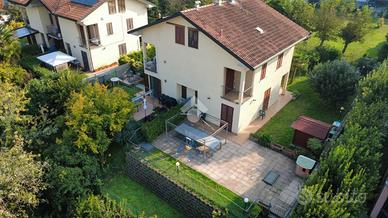 PORZIONE DI BIFAMILIARE A RENATE
