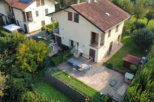 PORZIONE DI BIFAMILIARE A RENATE