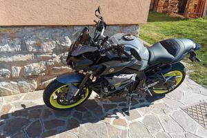 YAMAHA MT-10
