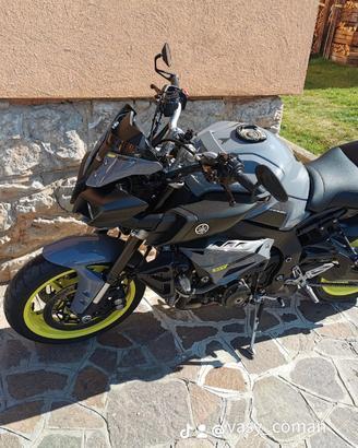 YAMAHA MT-10