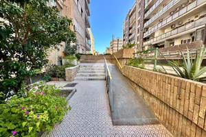 4 LOCALI A NAPOLI