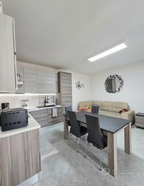 Ampio Trivano Primo Piano Con Ascensore