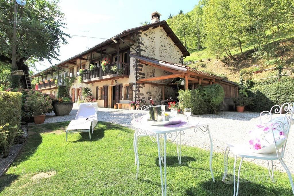 Rustico / Casale di 80 m² con 4 locali e box auto - Vista 2