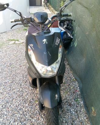 Peugeot Streetzone 50cc 2014PREZZO: 700 € TRATTABI