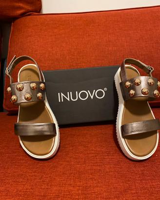 Sandali Inuovo in pelle bronzo e borchie
