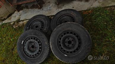  4 gomme invernali e 4 cerchi 