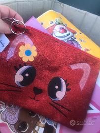 Borsellino glitterato con un gatto disegnato