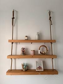 Mensole sospese in legno con corde– stile naturale