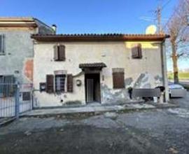 Casa a Castel San Giovanni (PC)