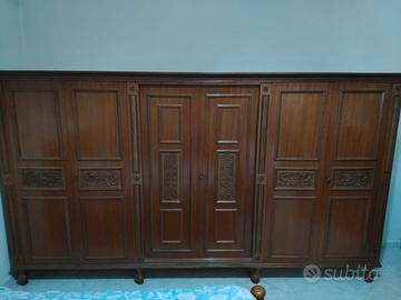 armadio classico di legno 